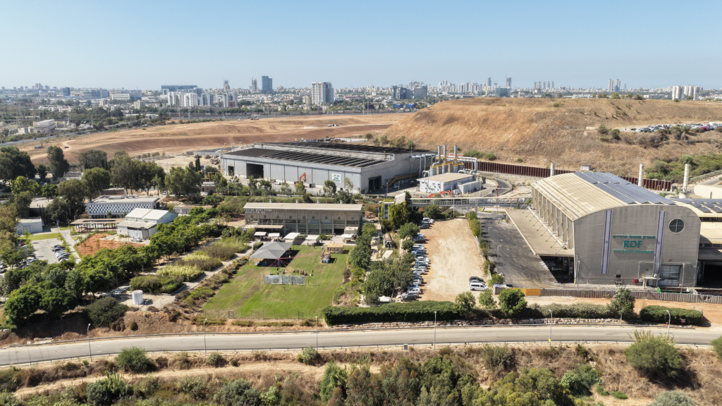 תמונת רחפן של פארק המיחזור